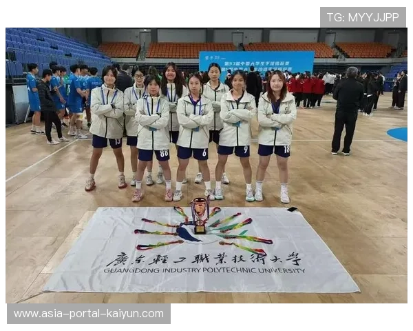 2025年上海市青少年手球锦标赛（女子AB组）落幕，同洲模范学校与宝山区队分获A、B组冠军